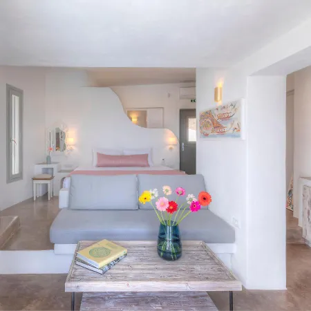 Desiterra & Hotell Fira (Santorini)