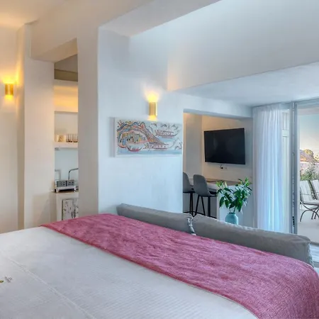 Desiterra & 5* Fira (Santorini)