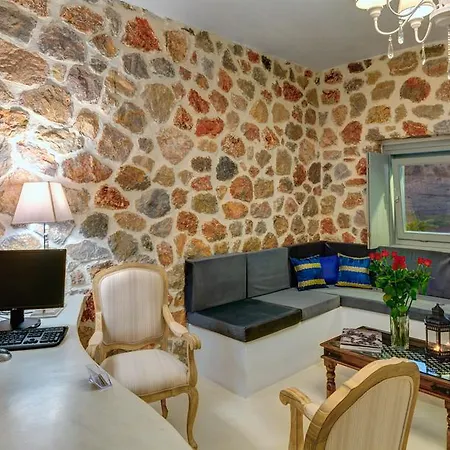 Desiterra & Hotell Fira (Santorini)