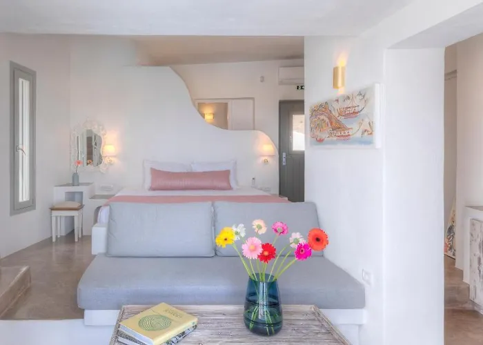 Desiterra & Hotel Fira (Santorini)