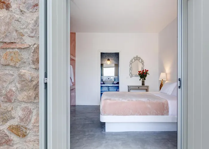 Desiterra & Fira (Santorini)