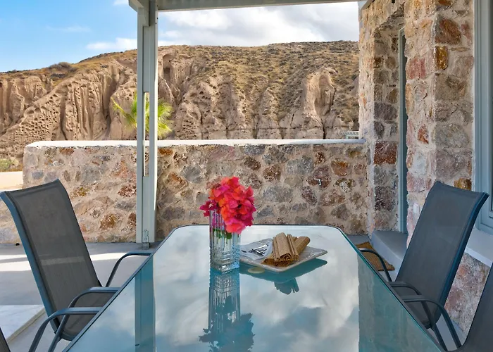 Desiterra & Fira (Santorini)