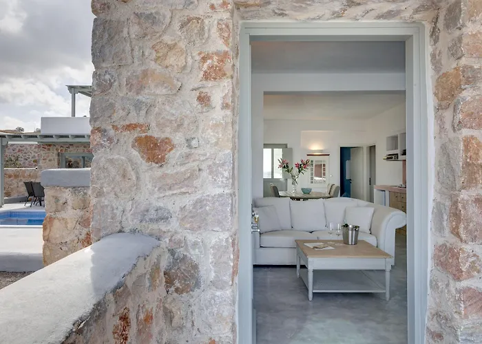 Desiterra & Fira (Santorini)