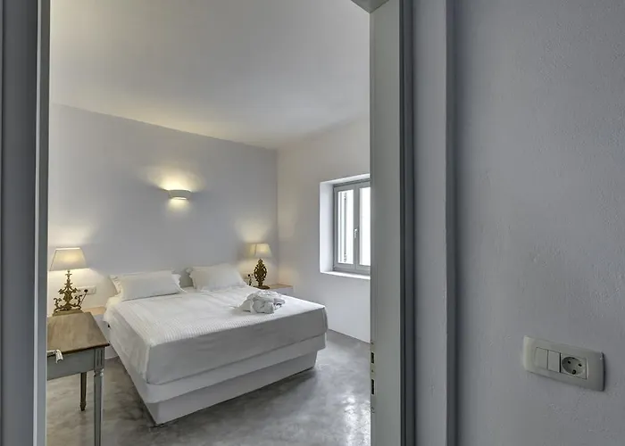 Desiterra & 5* Fira (Santorini)