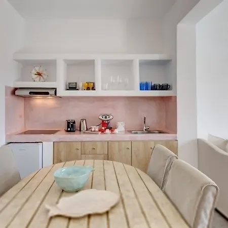 Desiterra & Hotel Fira (Santorini)