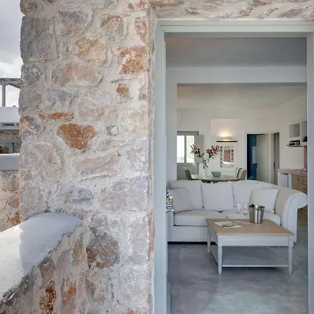 Desiterra & Fira (Santorini)