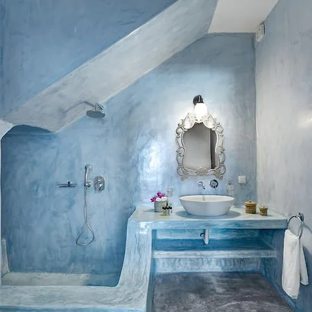 Desiterra & Fira (Santorini)